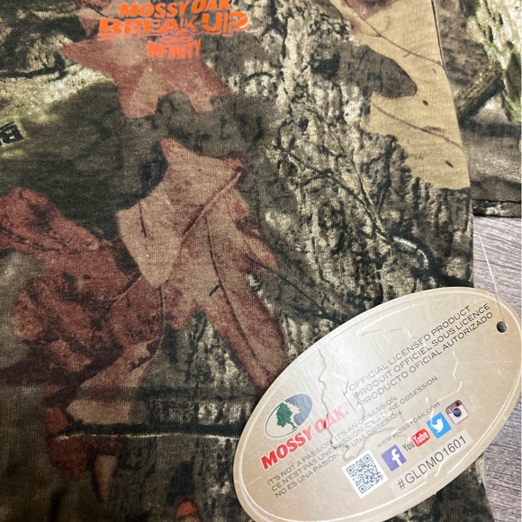 Mossy Oak Break Up Infinity Youth Medium Tshirt NWT - Picture 4 of 5